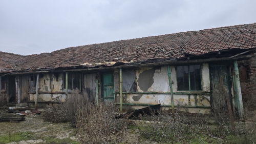Momkovo köyünde, Svilengrad belediyesine bağlı satılık ahır