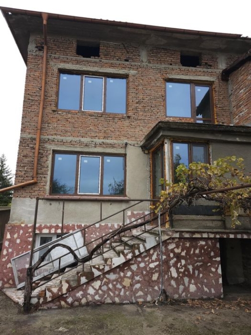 Dimitrovgrad şehrinde üç katlı ev