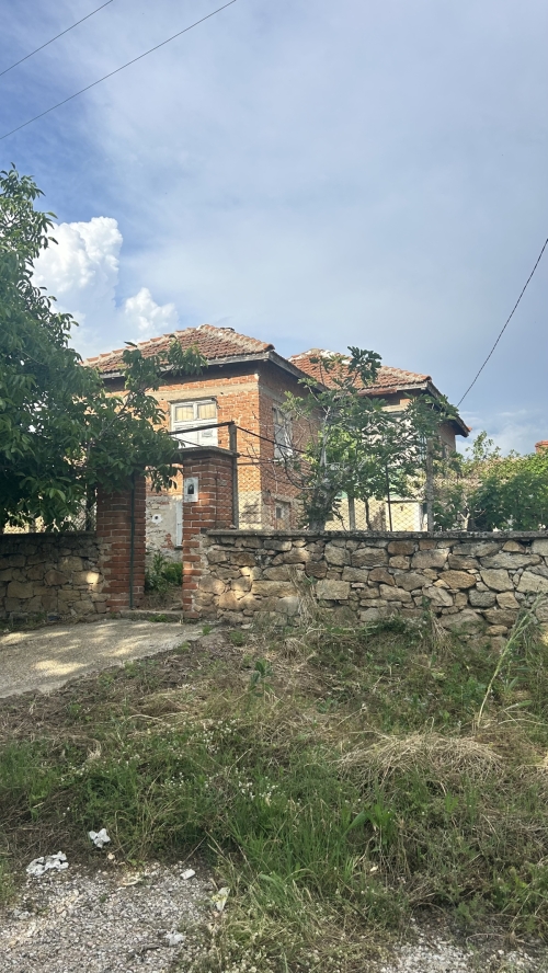 Haskovo, s. Izvorovo, Zum Verkauf