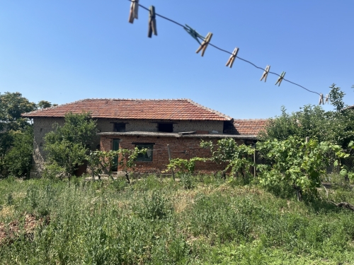 Geniş tamamlanmış 6 odalı ev ve büyük bahçe, Bulgarin köyü, Haskovo