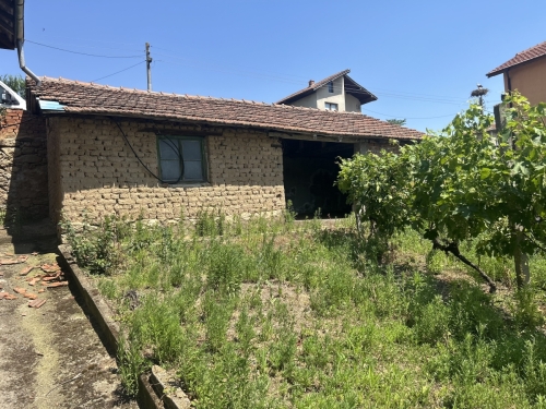 Geniş tamamlanmış 6 odalı ev ve büyük bahçe, Bulgarin köyü, Haskovo