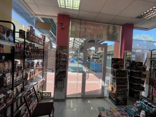 Satılık ticari mülk, Svilengrad merkezinde, tam pazarın yanında, mükemmel bir konumda.