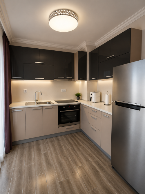 Yeni inşaatta, 79.57 m², 3. katta, durak, okul ve kreş yakınında, mobilyalı lüks iki odalı daire, otopark ile.