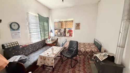 Onarım gerektiren geniş bir ev, Sıva Dere köyü, Haskovo - 1777 m², bahçesi ve ek yapıları ile.
