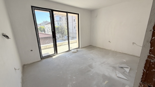 Lüks dört odalı daire Svilengrad'da - yeni inşaat, 15. Akt ile, 150.65 m², eşyasız, teraslı ve asansörlü, ayrı bir depo odası ile.