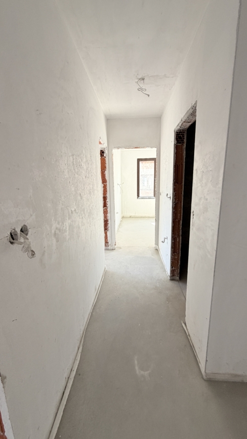 Lüks dört odalı daire Svilengrad'da - yeni inşaat, 15. Akt ile, 150.65 m², eşyasız, teraslı ve asansörlü, ayrı bir depo odası ile.
