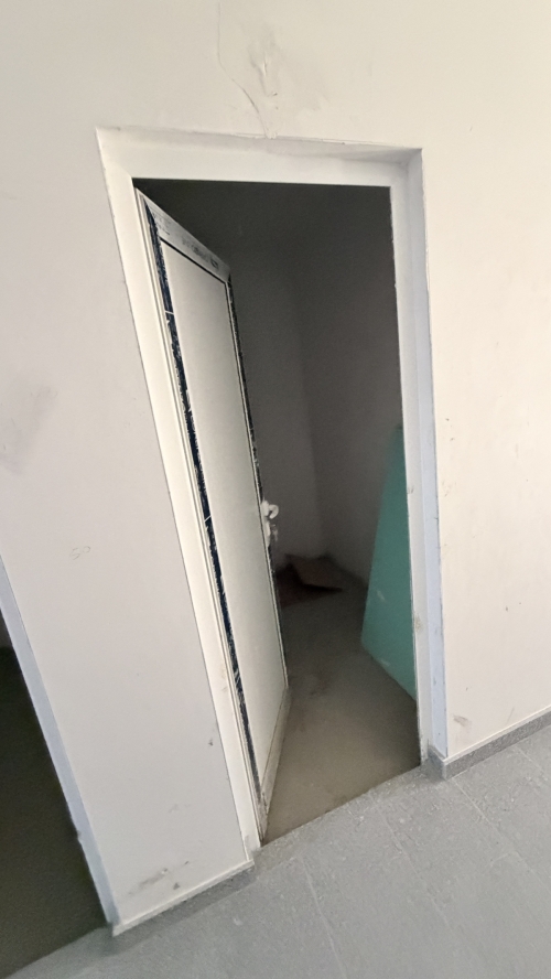 Lüks dört odalı daire Svilengrad'da - yeni inşaat, 15. Akt ile, 150.65 m², eşyasız, teraslı ve asansörlü, ayrı bir depo odası ile.