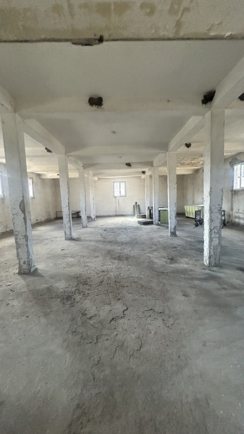 Бизнес Имот в Харманли: Завършен, 1500 кв.м, Отлична Локация
