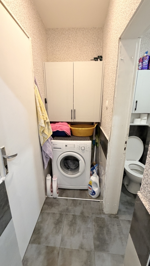 Просторный и меблированный этаж дома в Свиленграде - 115 кв.м, 4 комнаты, с гаражом и двором, готов к заселению!